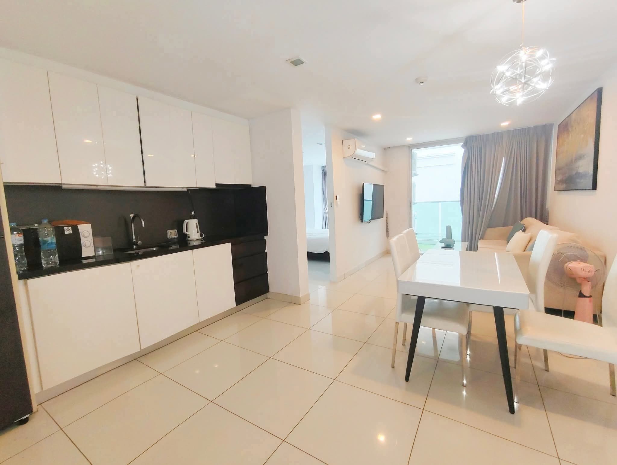 Condo Park Royal 3 Condo - Thumbnail 3