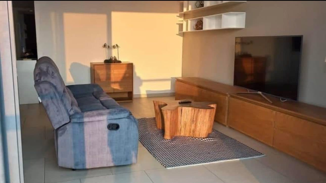 Zire Wongamat - Thumbnail 3